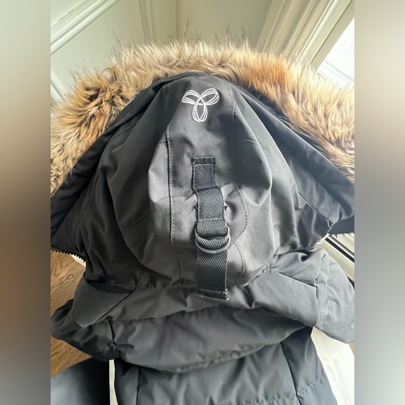 Aritzia Powder Parka Black - Picture 7 of 10